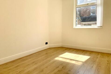 Calton Avenue, Liverpool, Merseyside, L18 photo 4