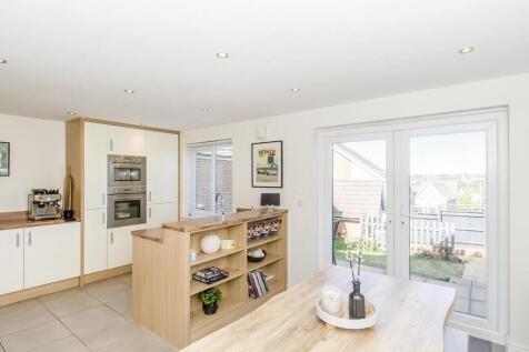 Whites Crescent, Market Harborough photo 3