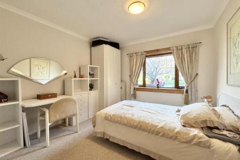 5 bed, 3 bath Detached Bungalow in Glasgow - Photo 17