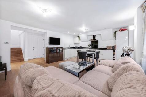 Living/ Kitchen area