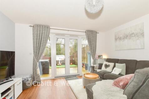 Kitchen/ Lounge