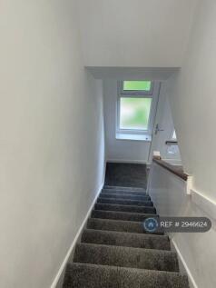 Washington Drive, Slough, SL1 photo 3