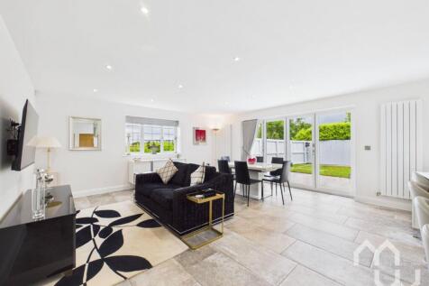 Open plan dining area