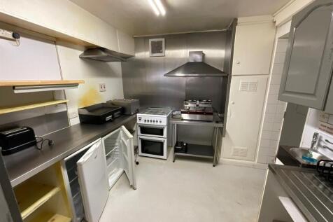 Retail Property (high street) to rent Image 4