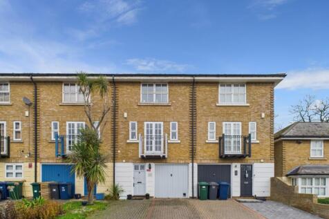 CAM03750G0-PR0081-STILL019