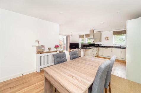 5_Ellen_Place_009 pics removed.jpg