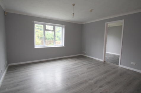 Honeysuckle Way, Bedford photo 3