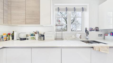 Open Plan Kitchen/Living Area