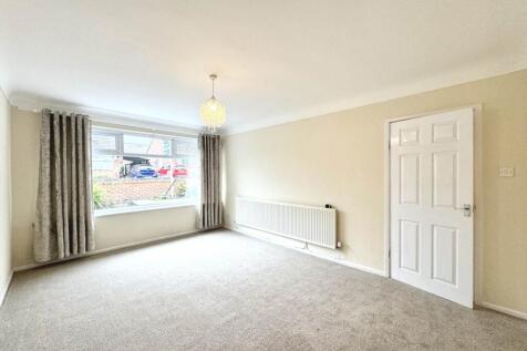 Rothesay Close, St Helens photo 4