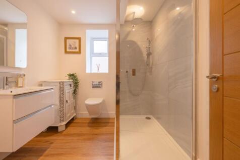 Main Shower Room