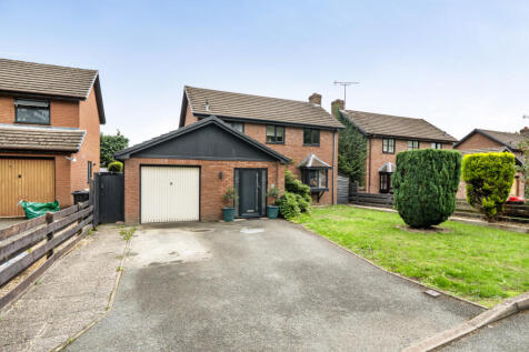 Beautifully Presented Three-Bedroom Property