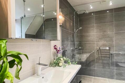 Master ensuite