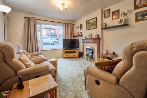 Lounge to front