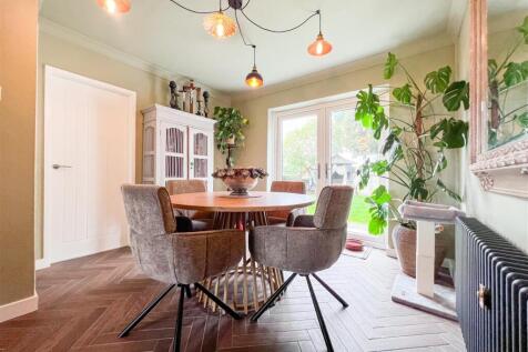 Sitting / Dining Room