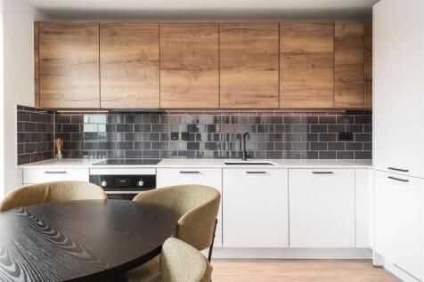 LUXURY SHOWHOME- Glasswater Locks, Birmingham, B4 photo 4