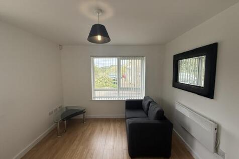 OPEN PLAN LOUNGE/KITCHEN