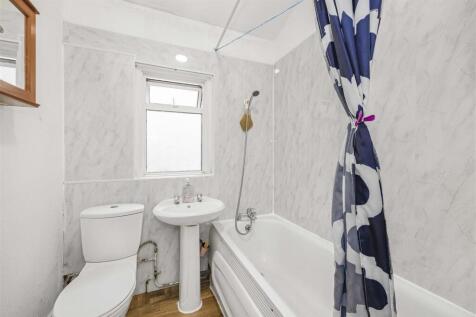 Flat 2   837A Romford Road -001.JPG