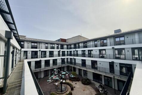 St Pauls courtyard.jpg