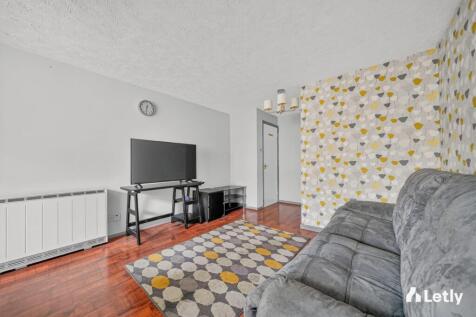 Stubbs Drive, London, SE16 photo 3