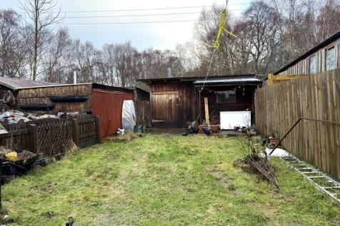 REAR GARDEN.JPG