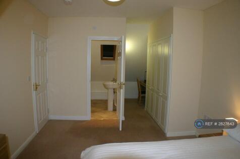 Very Large Double Bedroom &amp; Ensuite Bathroom £775
