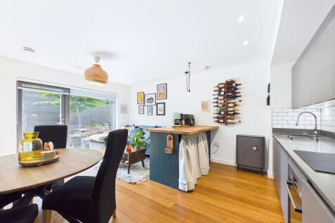 Kitchen / Living Area