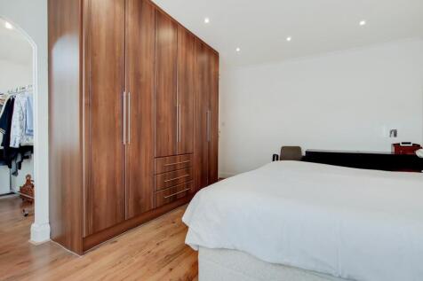 11_Master Bedroom-0.jpg