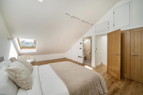 Bedroom 1.jpg