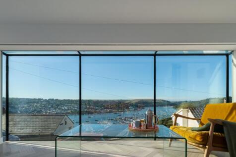 Living Room &amp; View - The Bridge, Kingswear