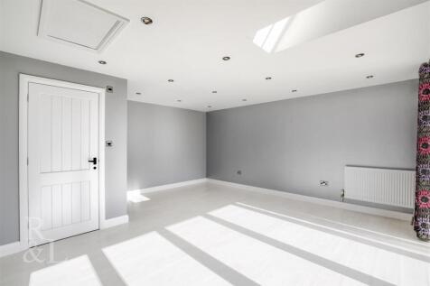 6 Meadow Lane (28).jpg