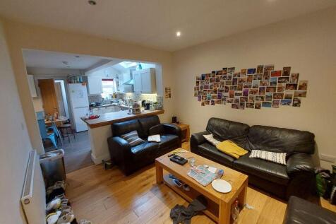 Teversal Avenue, Nottingham photo 2