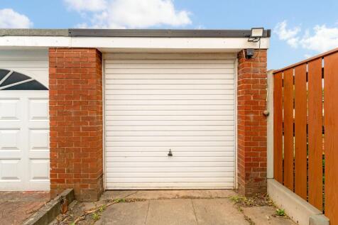 Detached garage