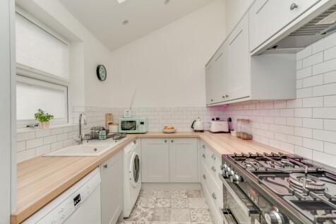 LOUNGE, KITCHEN AND DINER