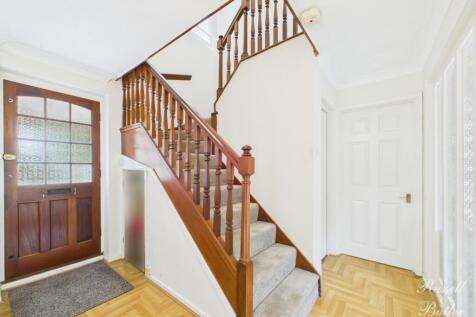 CAM01995G0-PR0341-STILL005