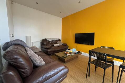 4-bed house on Nicander Road, Liverpool, £2,513/mo