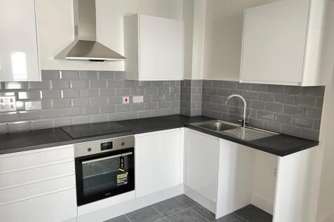 3-bed flat on The Balbirs, Portswood Road, £1,795/mo