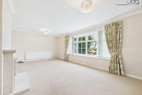 Living Room with fireplace