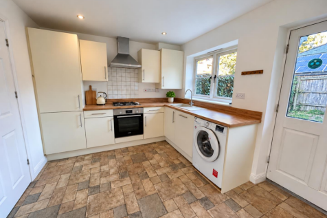 Subtly staged British kitchen-5.png