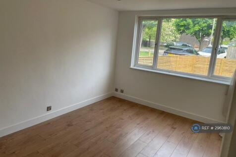 Burke Close, London, SW15 photo 4