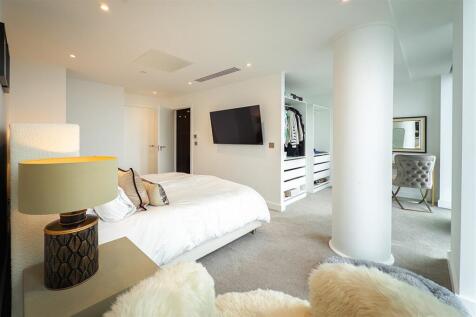 3 bed, 3 bath Penthouse in Manchester - Photo 16
