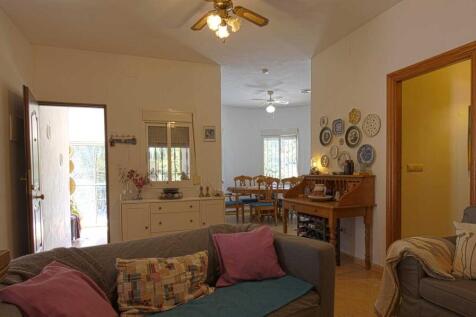 COM2503CH---living-r