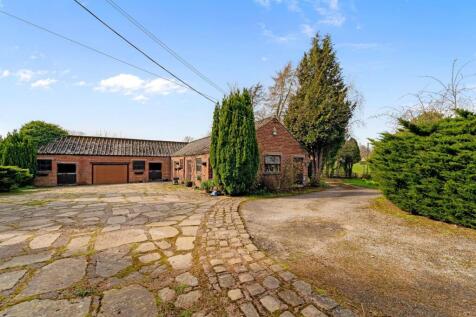 OAKLANDS FARM, 44 HEYBRIDGE LANE37.jpg
