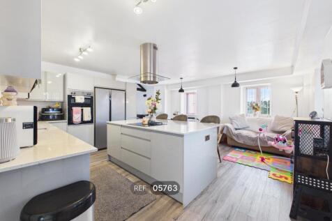 Kitchen/Living area