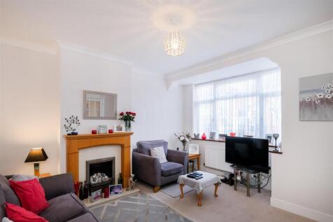 37 Knebworth Avenue-12.jpg