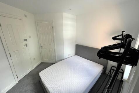 7 Greatfield Room...