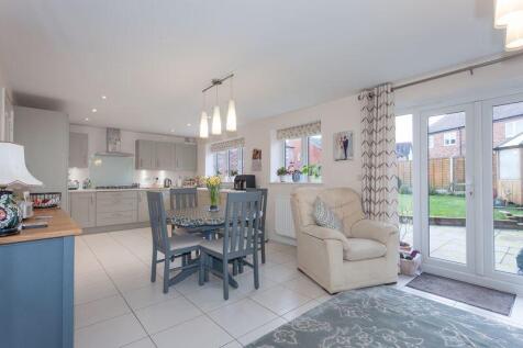 LIVING DINING KITCHEN 