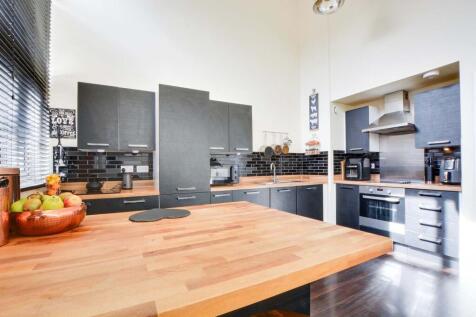 Fitted Dining Kitchen