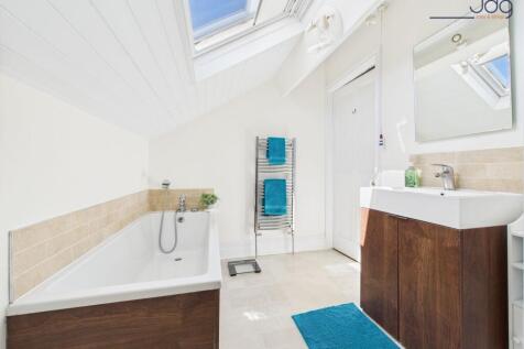 First Floor Family Bathroom