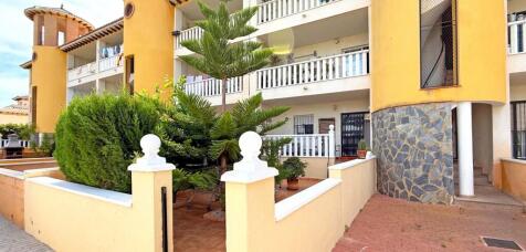 Lomas de Cabo Roig ground floor apartment