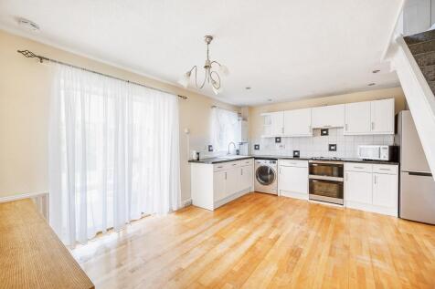 Open-Plan Living/Kitchen/Dining Spaces